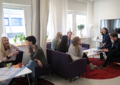 Practise your favourite languages at our popular language cafes! Photo: Språkstudion